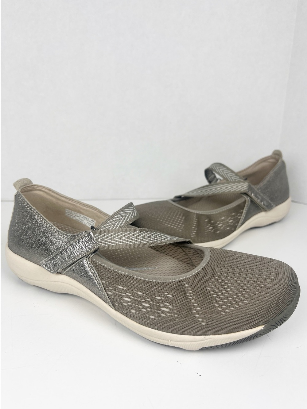 DANSKO Women’s Size EU 40 / US 9.5-10 Gray Silver‎ Haven Mary Jane Comfort Flat